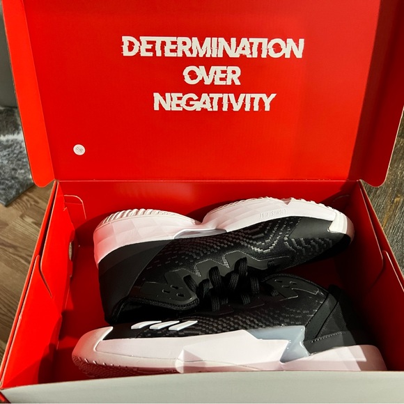 Adidas DON issue 4 - Picture 2 of 2